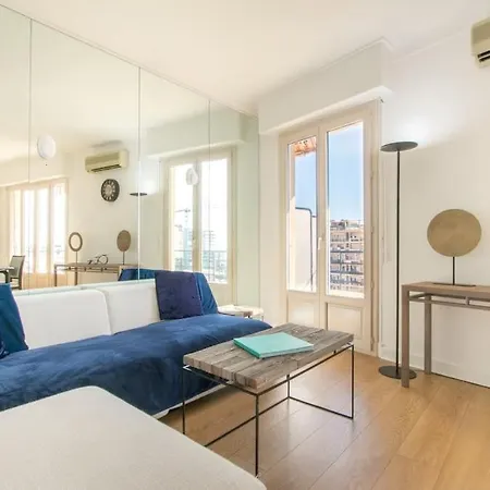 Appartement Spacieux 3 Pieces De Standing Au Centre De *