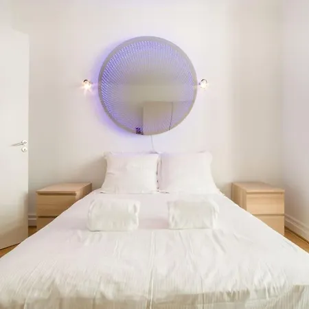 Spacieux 3 Pieces De Standing Au Centre De *