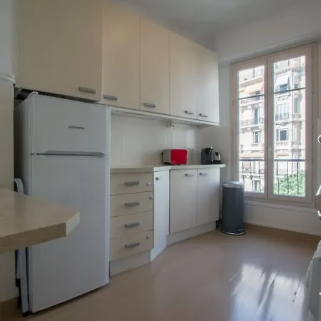 Spacieux 3 Pieces De Standing Au Centre De